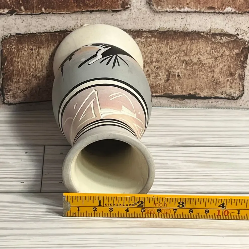 Vintage Handmade Handpainted And Engraved Navajo Vase Artist Signed By Jaycee